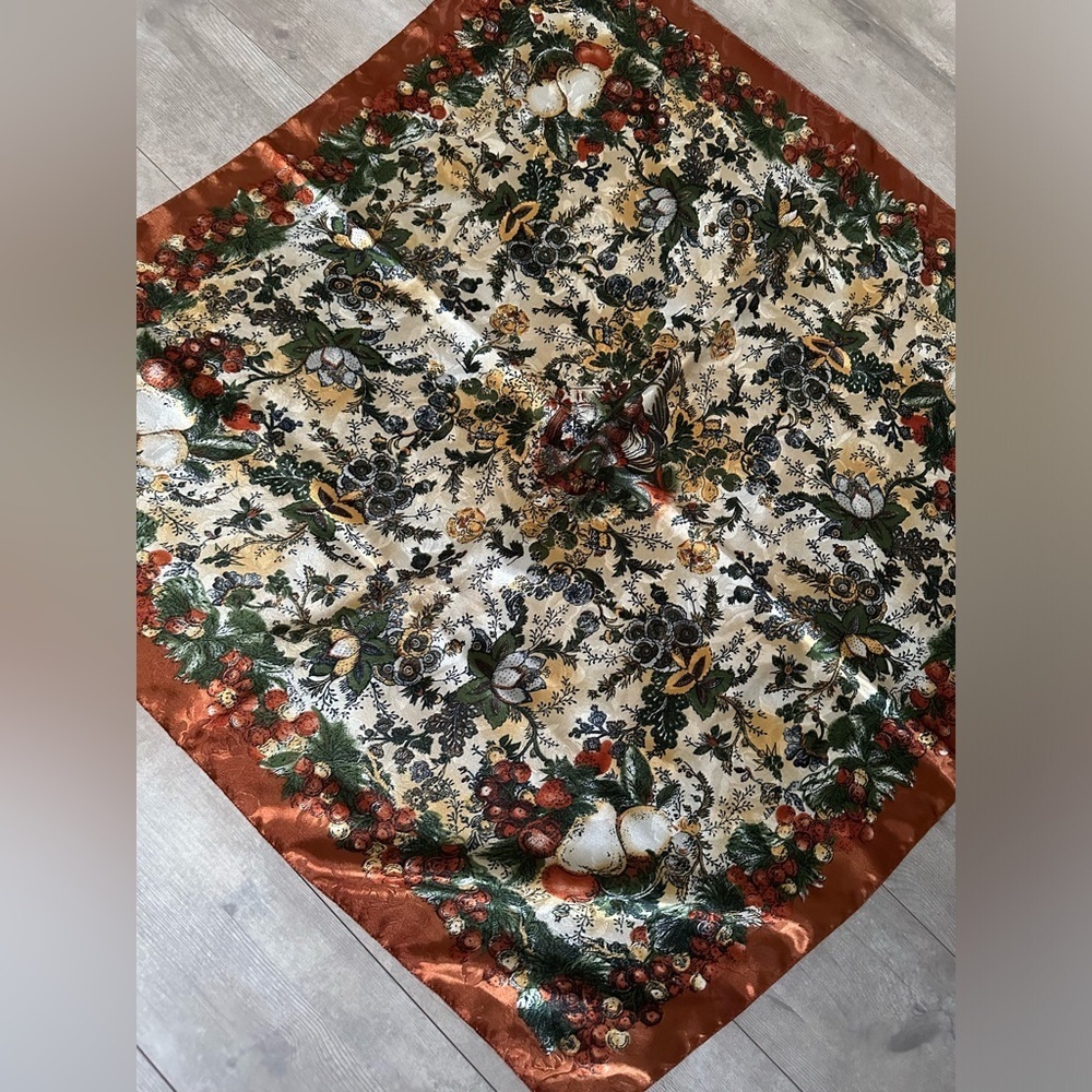 Vintage Women’s Silk Scarf Christmas Berries Floral Pears GORGEOUS unique